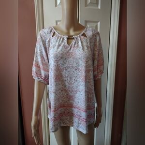 Absolutely Famous woman size Large Short Sleeve Paisley blouse shirt top